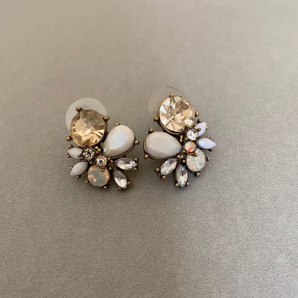 Neutral stone post earrings